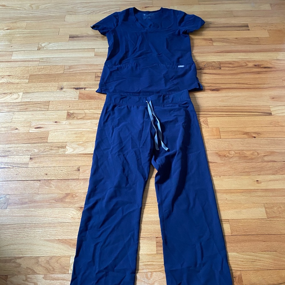 Figs scrubs